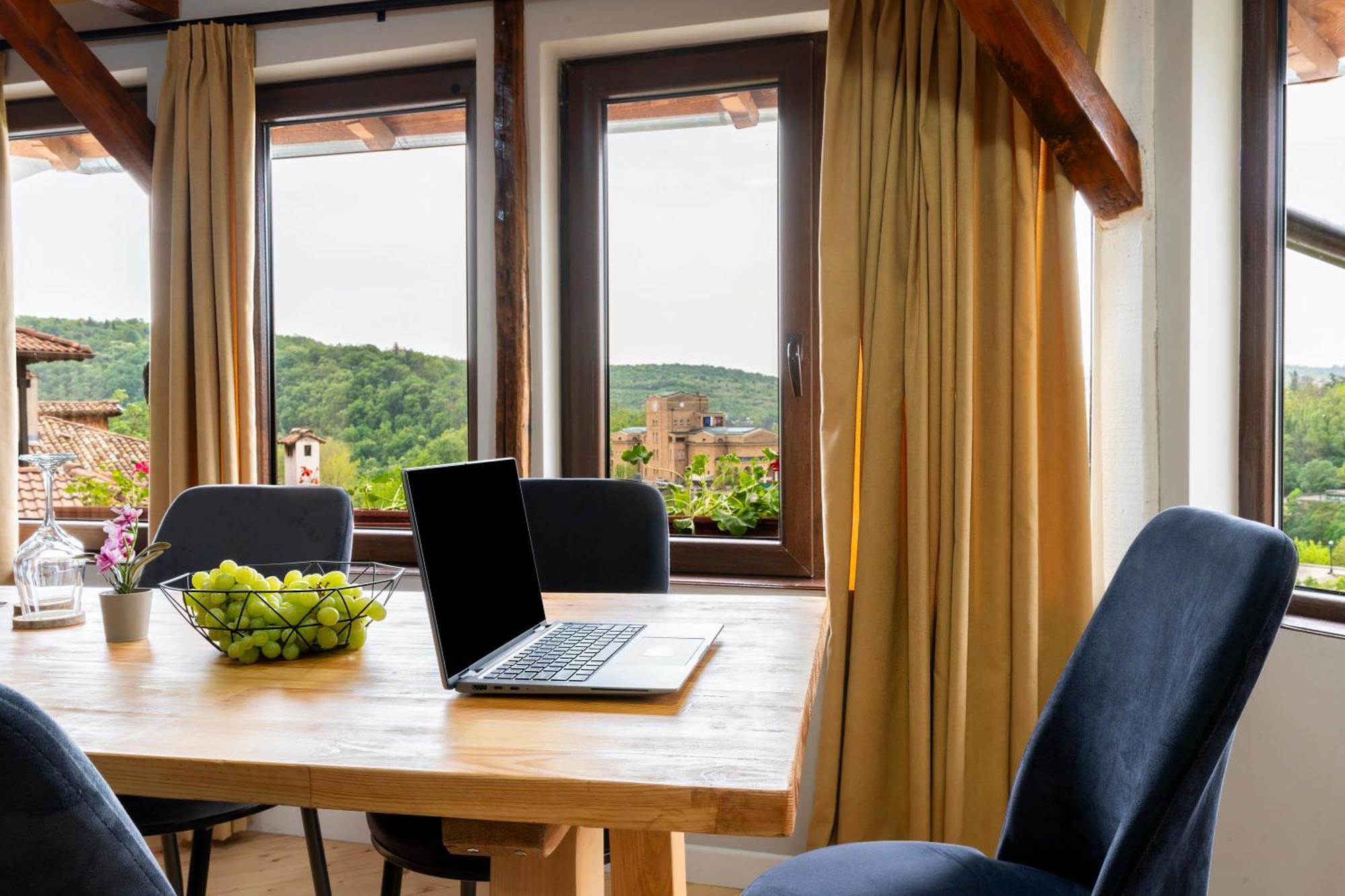 Bobevata Guest House - Floor 2 - Stunning View Old Town Veliko Tŭrnovo Exterior photo