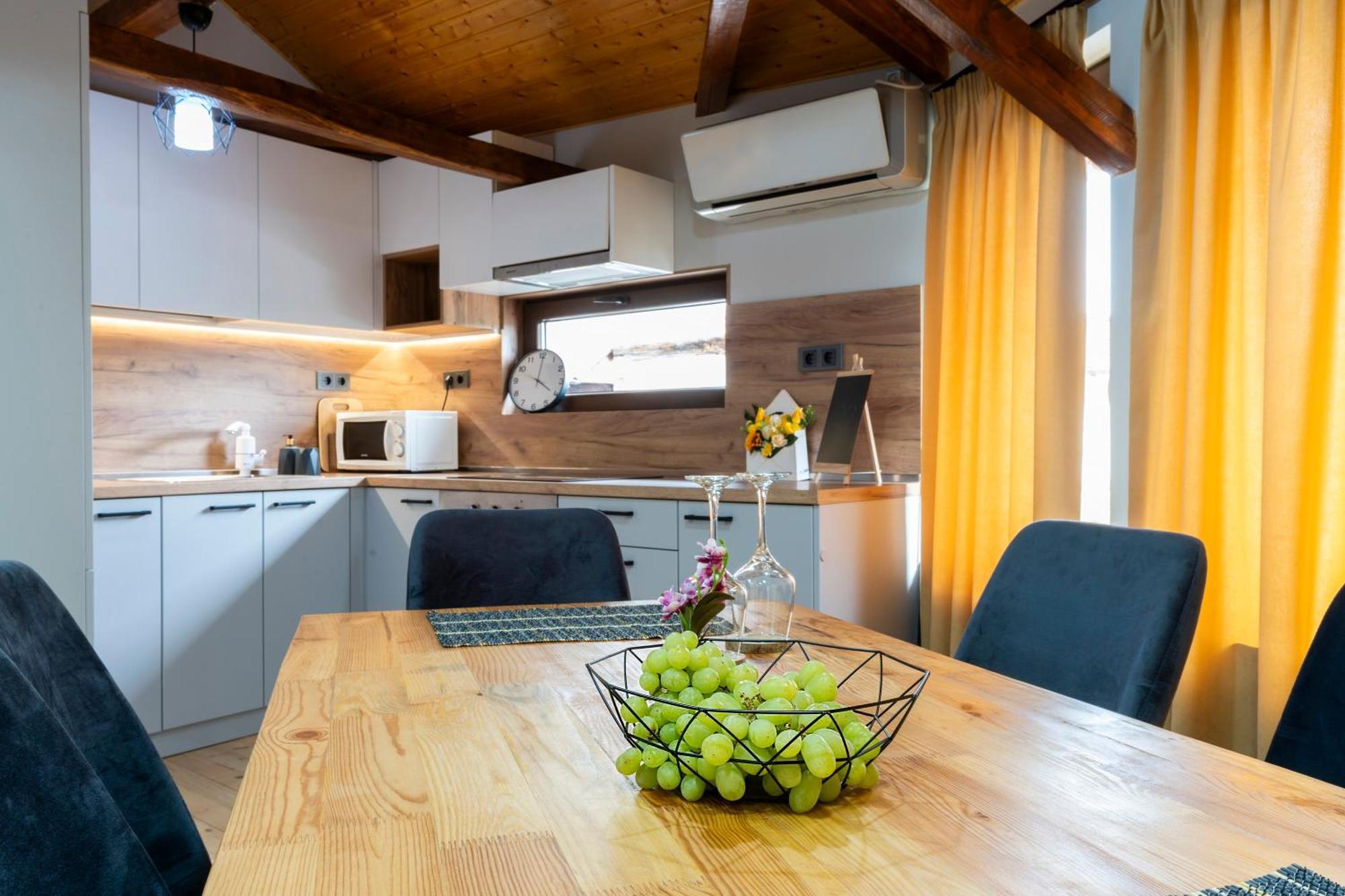 Bobevata Guest House - Floor 2 - Stunning View Old Town Veliko Tŭrnovo Exterior photo