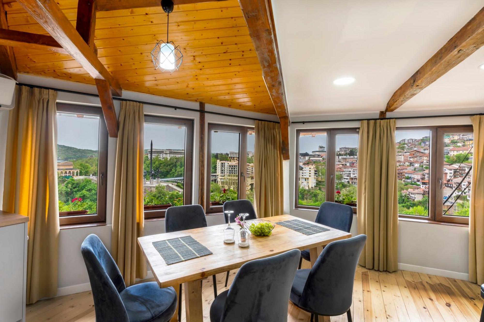 Bobevata Guest House - Floor 2 - Stunning View Old Town Veliko Tŭrnovo Exterior photo